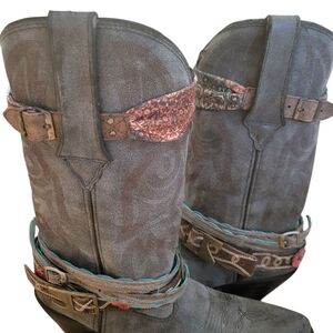 Durango Crush Leather Cowboy Boots 8.5.  Rodeo Western Distressed